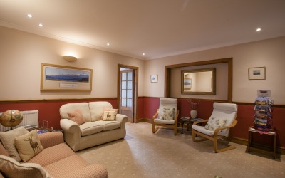 Guest lounge seating
