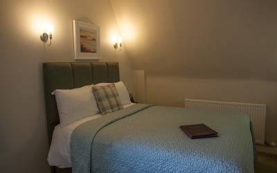 Standard single bedroom